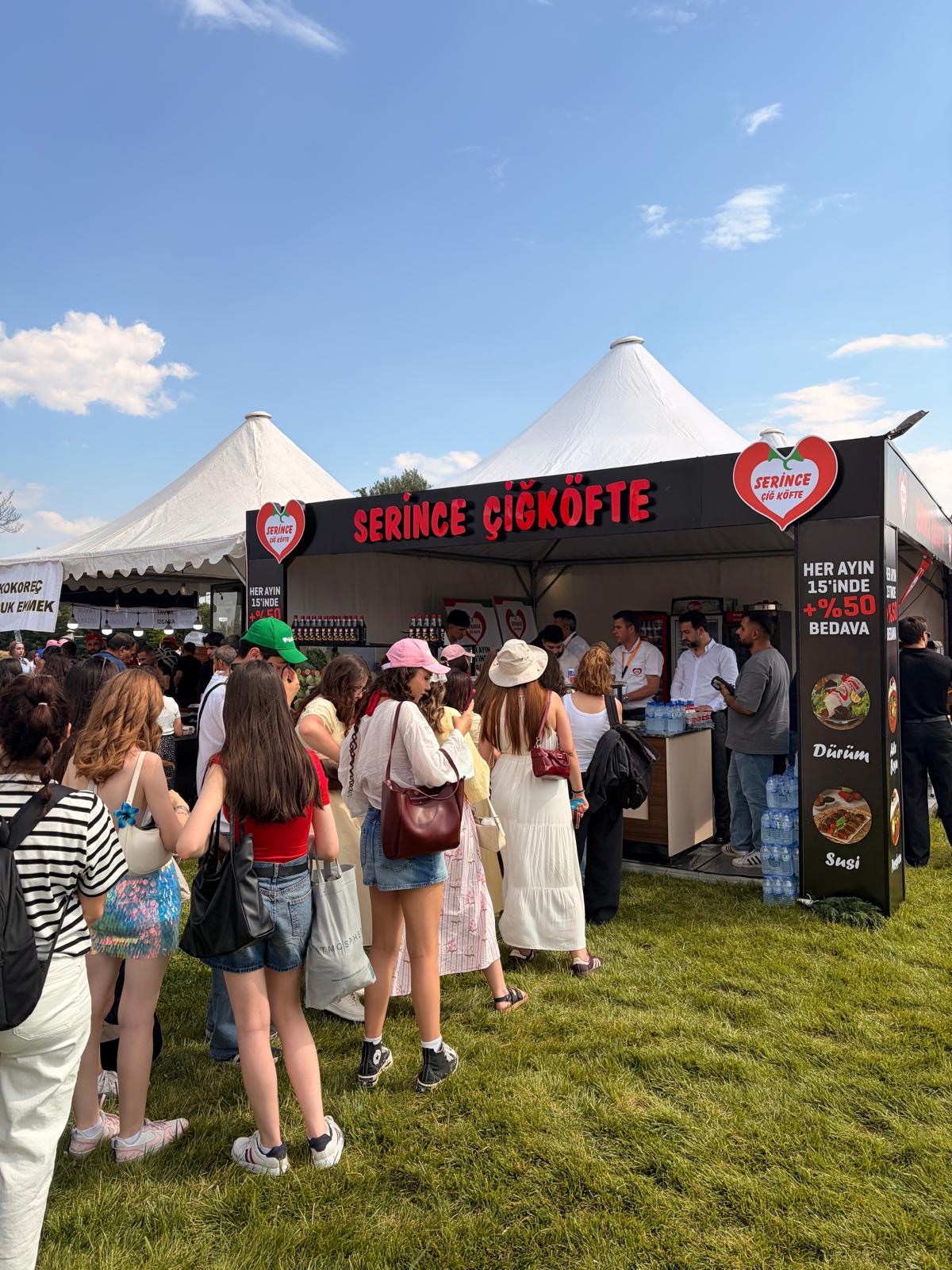 SERİNCE ÇİĞ KÖFTE, ANKARA'DA 50 BİN KİŞİLİK MANİFESTİVAL'DE YERİNİ ALDI