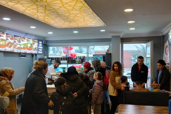 SEVAL CADDESİ SERİNCE AÇILDI