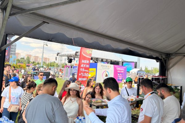 SERİNCE ÇİĞ KÖFTE, ANKARA'DA 50 BİN KİŞİLİK MANİFESTİVAL'DE YERİNİ ALDI
