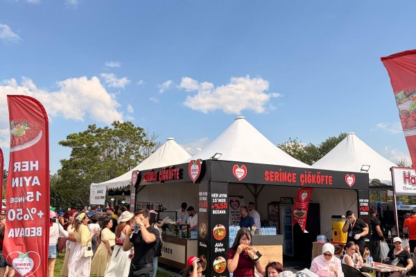 SERİNCE ÇİĞ KÖFTE, ANKARA'DA 50 BİN KİŞİLİK MANİFESTİVAL'DE YERİNİ ALDI