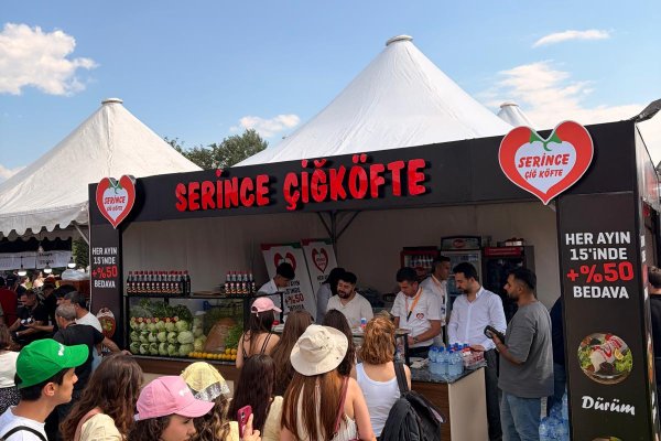 SERİNCE ÇİĞ KÖFTE, ANKARA'DA 50 BİN KİŞİLİK MANİFESTİVAL'DE YERİNİ ALDI