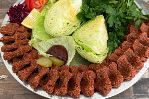 Etsiz Çiğ Köfte Bayiliği ile Kendi İşinizi Kurun | Serince Çiğ Köfte Bayilik Rehberi (2026)  Etsiz Çiğ Köfte Bayiliği Neden Tercih Ediliyor?
