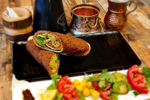 Meşhur Soslar ile Çiğ Köfte Deneyimini Zirveye Taşıyın | Serince Çiğ Köfte Blog Çiğ Köftenin Lezzetini Soslarla Zenginleştirin