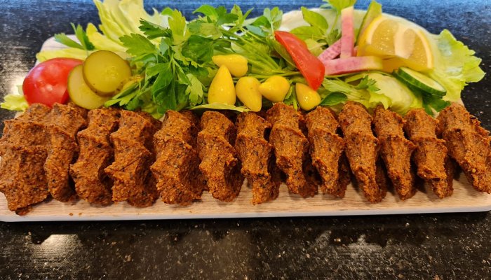 Etli Çiğköfte Nasıl Yapılır, Çiğköfte Tarifi Adıyaman Usulü