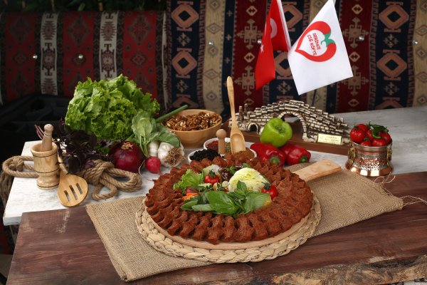 Serince Çiğköfte Sektöre Meydan Okudu: “Lezzetin Yeni Standardını Biz Belirliyoruz”