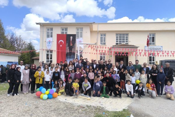 23 Nisan Coşkusu Bala Kesikköprü Ortaokulu’nda Yaşandı 🇹🇷