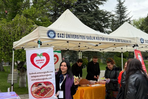 Gazi Üniversitesi’nde Düzenlenen “II. Afet Bilinci Zirvesi” Programında, Serince Çiğ Köfte Olarak Anlamlı Bir Organizasyonda Yer Almaktan Büyük Mutluluk Duyduk!